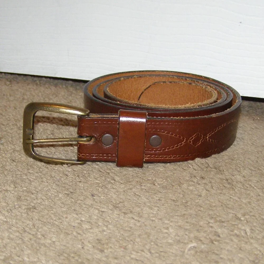 Men's Vintage Leather Brown belt size 40 Brass Buckle